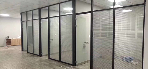 就办公室玻璃隔断而言，如何进行空间划分？