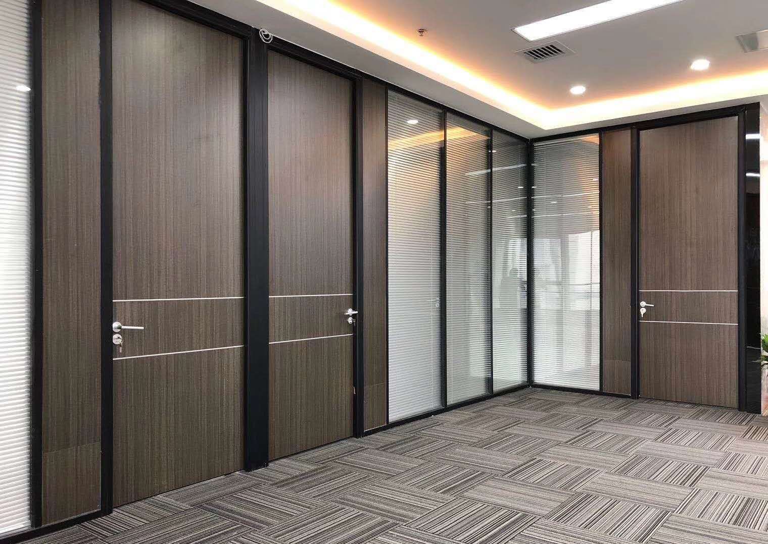 苏州园区丰隆城市中心玻璃隔断安装